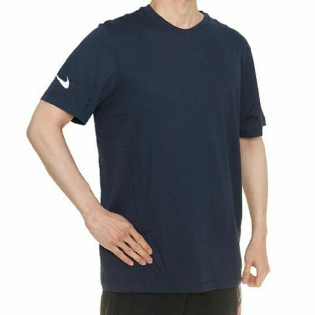 Nike Herren Kurzarm-T-Shirt – Stilvoller Komfort in Navy