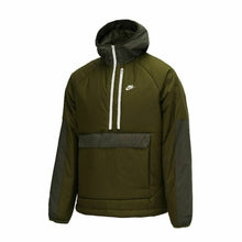 Nike Sportswear Therma-FIT Legacy Series Herren-Sportjacke – Wärmende und Wasserabweisende Jacke in Olivgrün für Ihre Outdoor-Aktivitäten